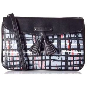 NWOT Vera Bradley Midtown Black/white Art plaid Tassel Wristlet Faux Leather